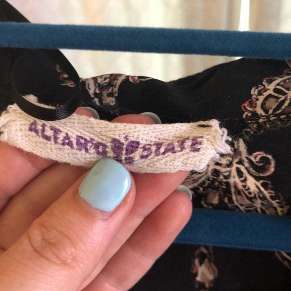 Fun flirty dress - Picture 2 of 2